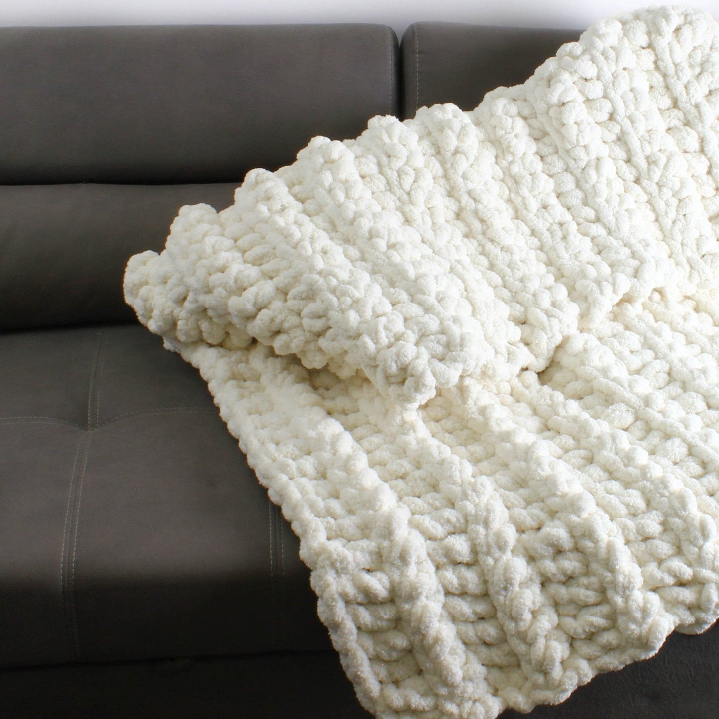 BANFF Chunky Blanket Crochet Pattern | Jumbo-Yarn Weekend Throw | PDF (3 Sizes) - Hakel Liebe