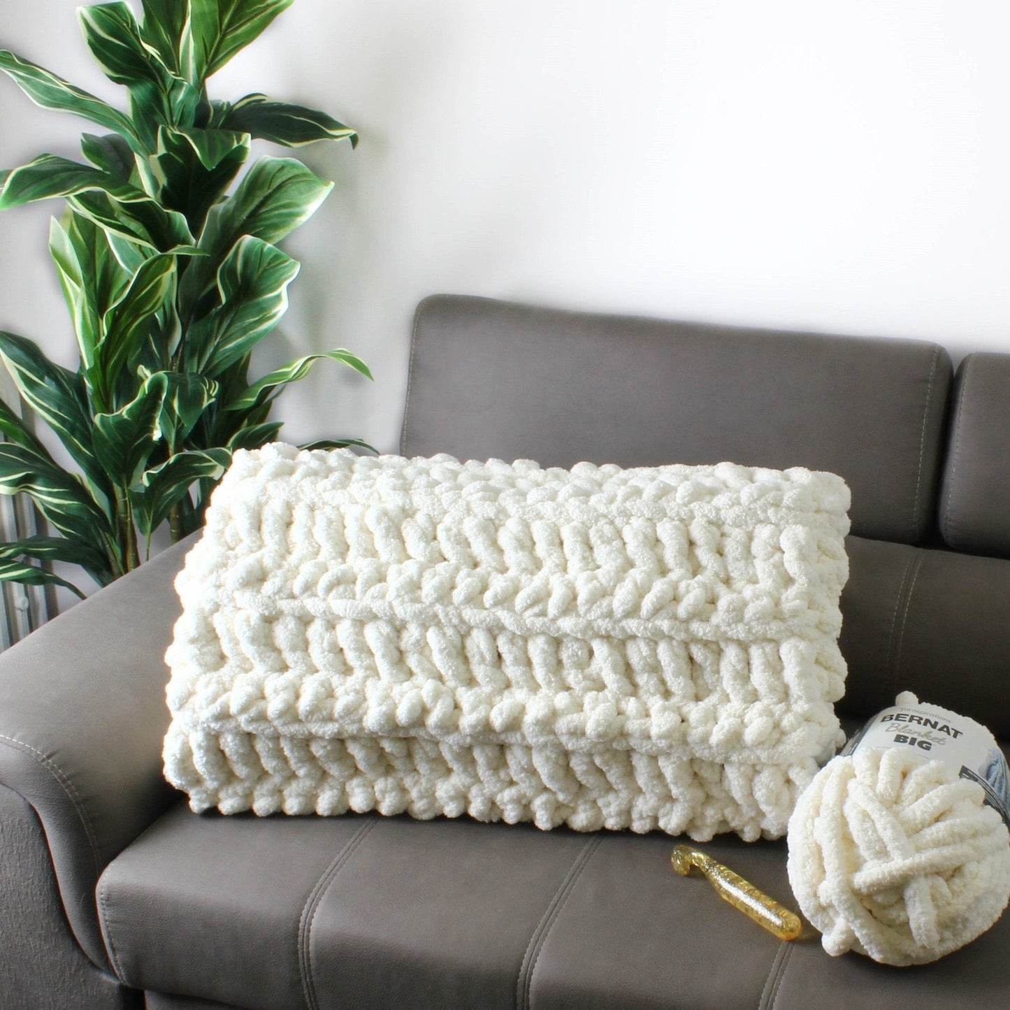 BANFF Chunky Blanket Crochet Pattern | Jumbo-Yarn Weekend Throw | PDF (3 Sizes) - Hakel Liebe