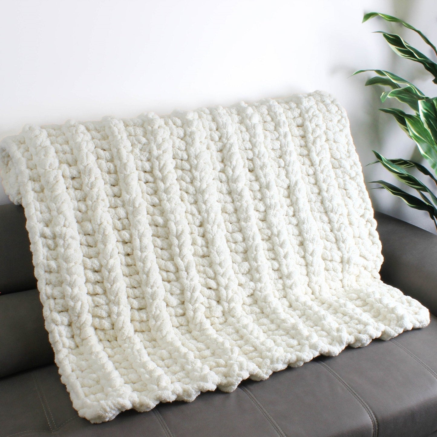 BANFF Chunky Blanket Crochet Pattern | Jumbo-Yarn Weekend Throw | PDF (3 Sizes) - Hakel Liebe