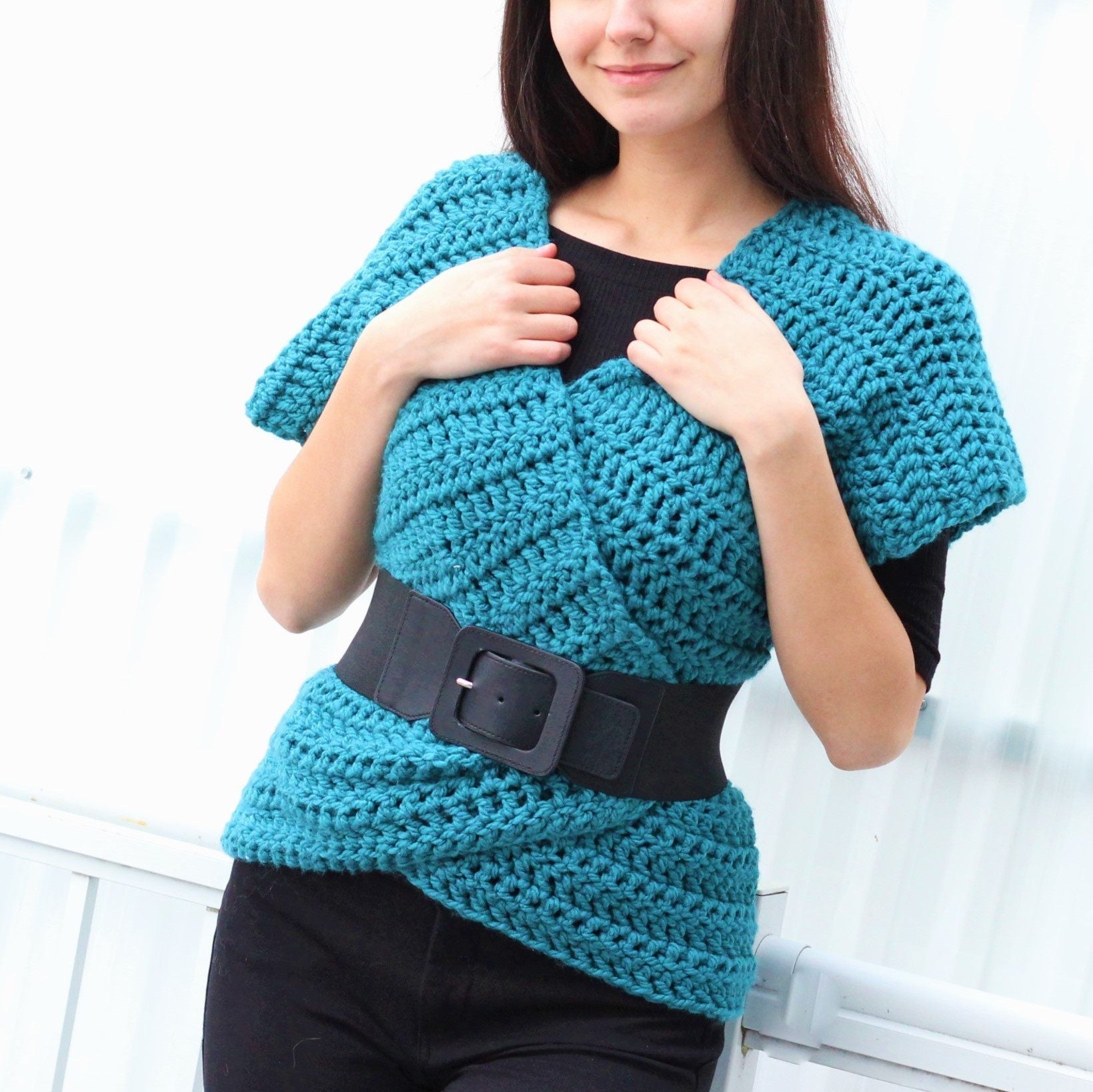 CARA Vest Crochet Pattern | Seamless Flat-Worked Layer | PDF (XS–3XL) - Hakel Liebe