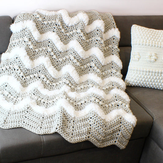 COZY HARMONY Blanket Crochet Pattern | Chevron Puff Throw with Faux Fur Trim | PDF (3 Sizes) - Hakel Liebe