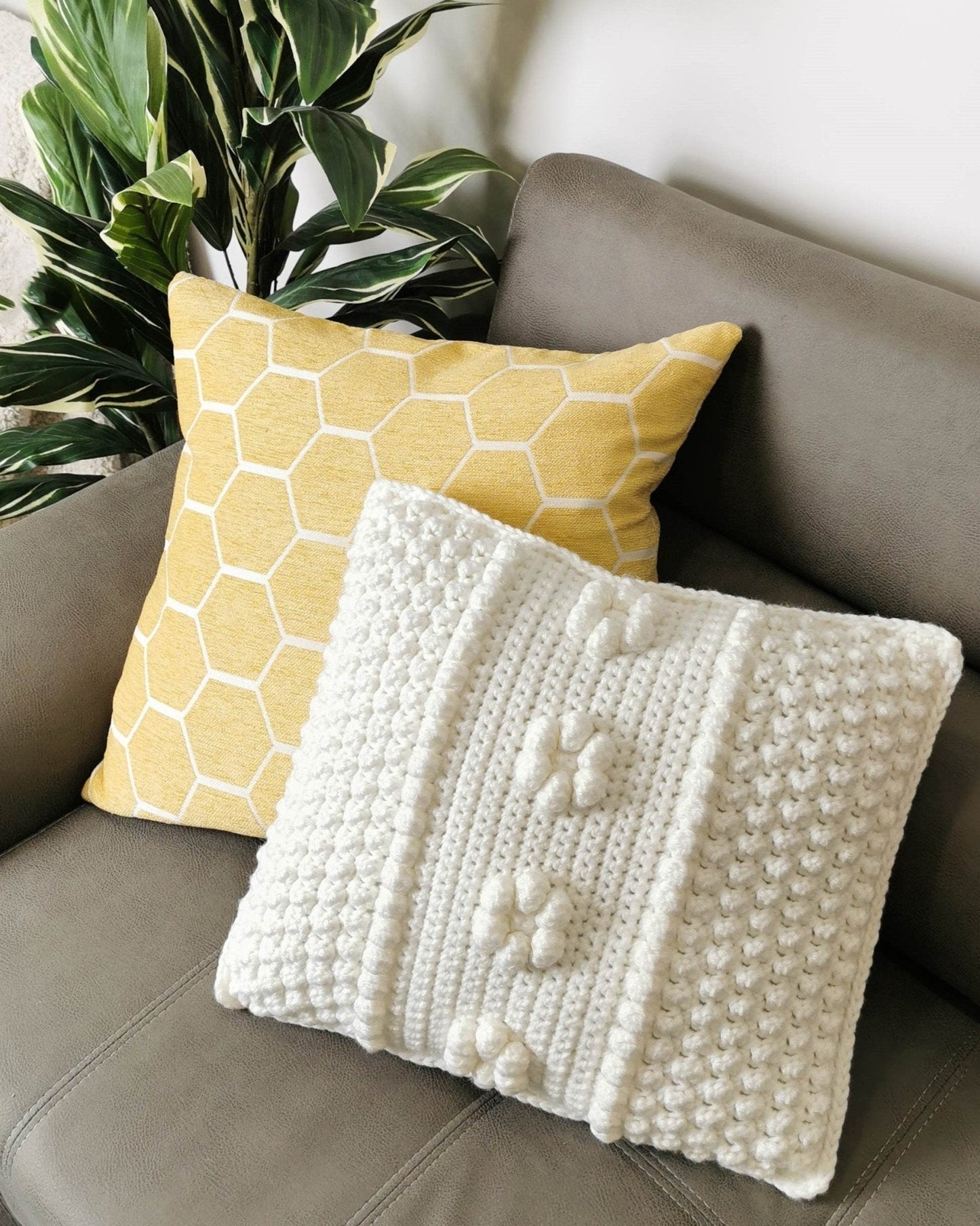FLORA Bobble Pillow Crochet Pattern | Flower Cushion with Removable Cover | PDF - Hakel Liebe