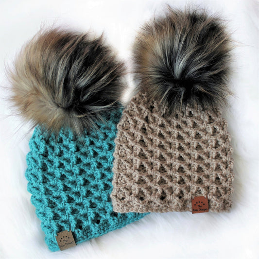 GEMMA Beanie Crochet Pattern | Textured Pom Pom Hat, Any Yarn | PDF (Toddler–Adult) - Hakel Liebe