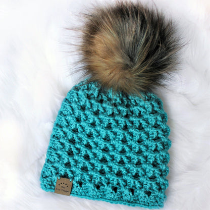 GEMMA Beanie Crochet Pattern | Textured Pom Pom Hat, Any Yarn | PDF (Toddler–Adult) - Hakel Liebe