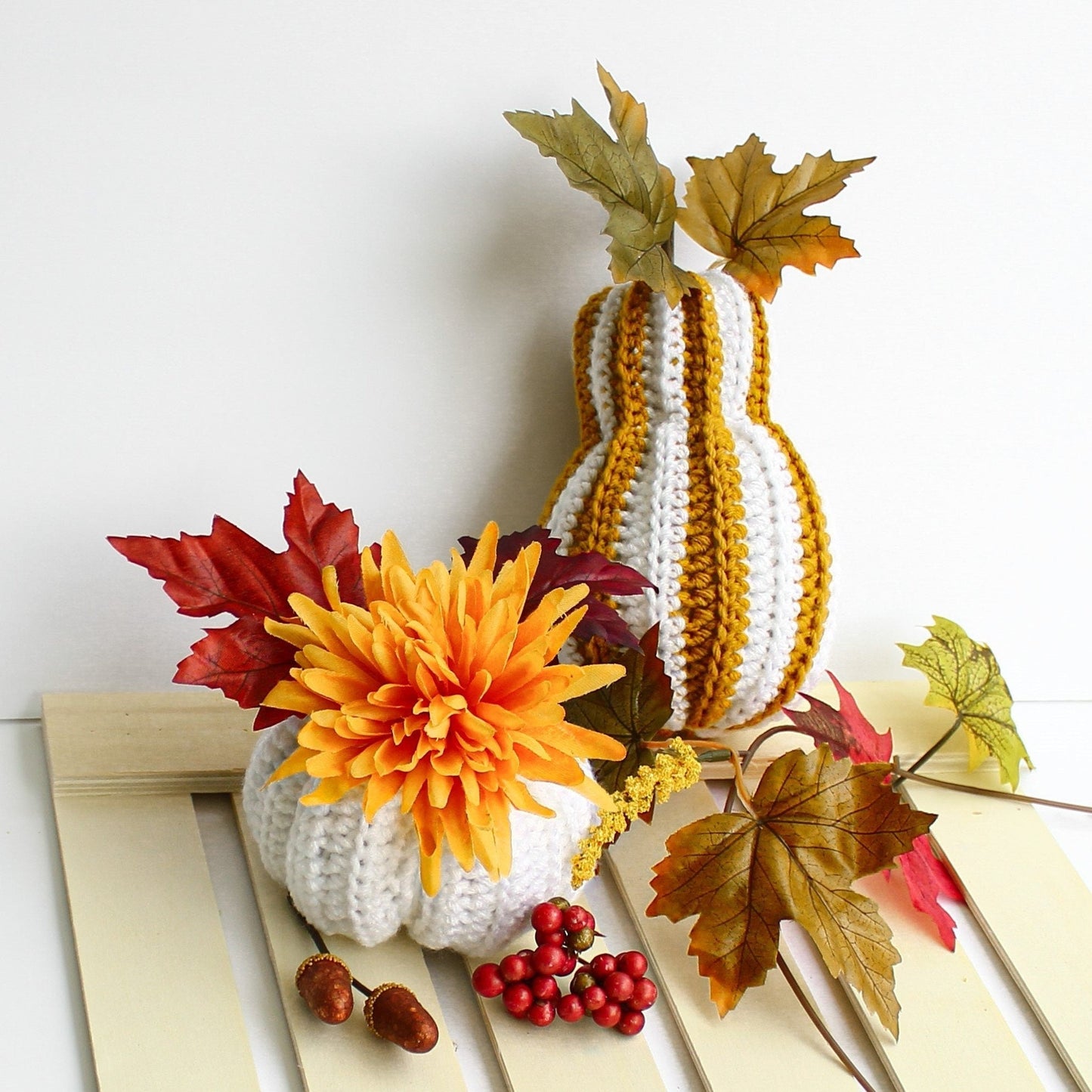 Festive Pumpkins Crochet Pumpkin Pattern | 5-Size Autumn Decor Set | PDF - Hakel Liebe