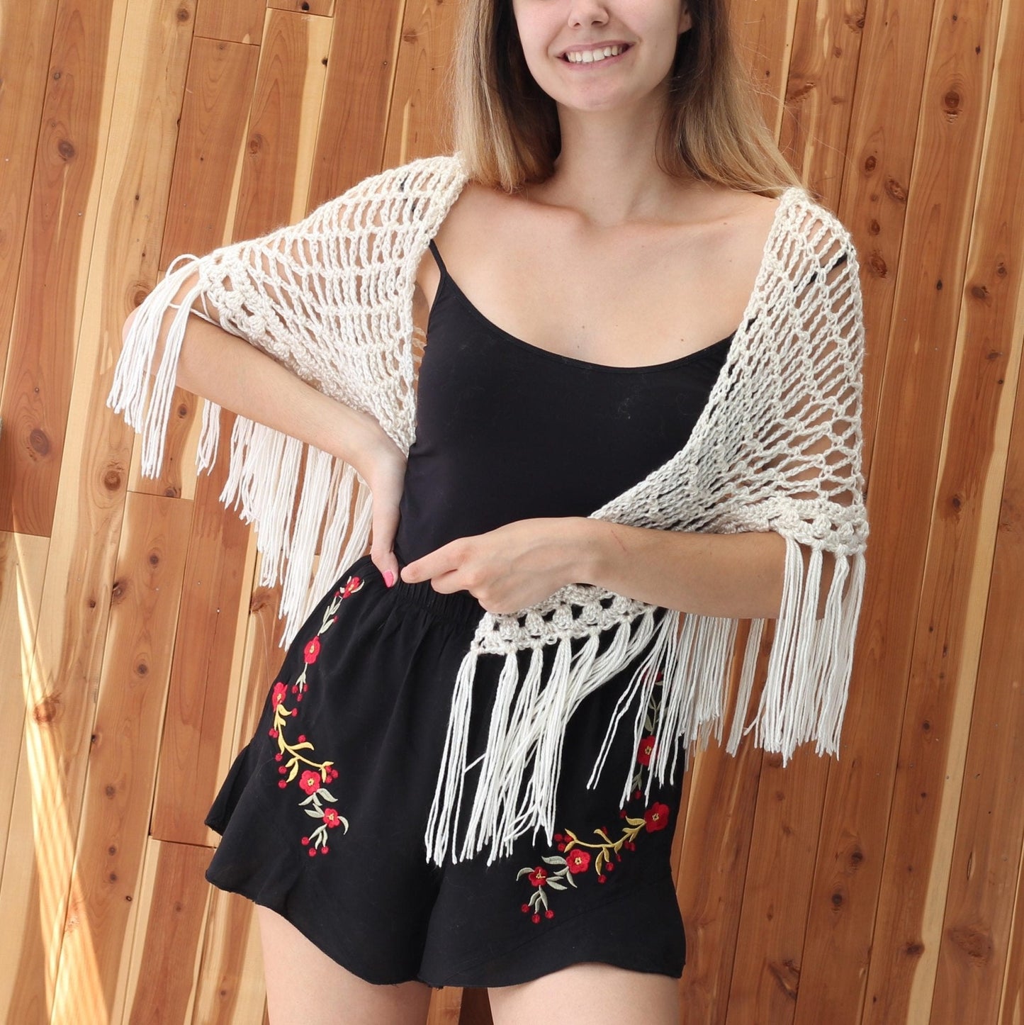 MEDA Triangle Shawl Crochet Pattern | Boho Fringe Wrap, 2 Stitches Only | PDF - Hakel Liebe