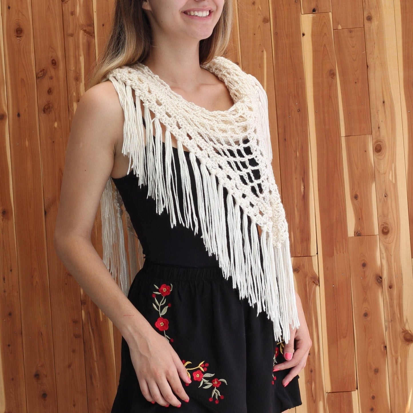 MEDA Triangle Shawl Crochet Pattern | Boho Fringe Wrap, 2 Stitches Only | PDF - Hakel Liebe
