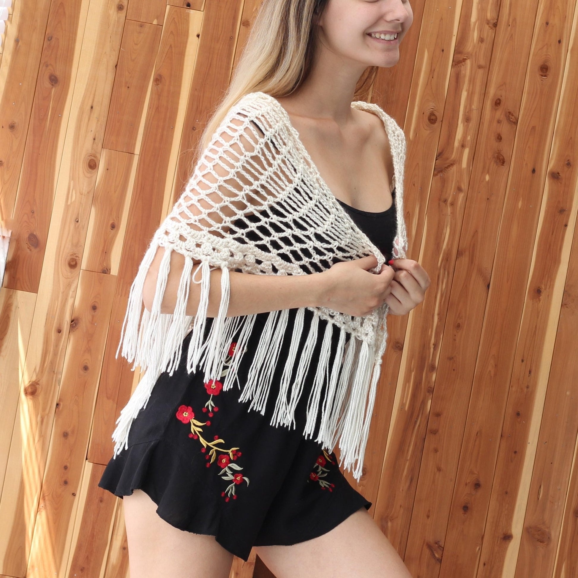 MEDA Triangle Shawl Crochet Pattern | Boho Fringe Wrap, 2 Stitches Only | PDF - Hakel Liebe
