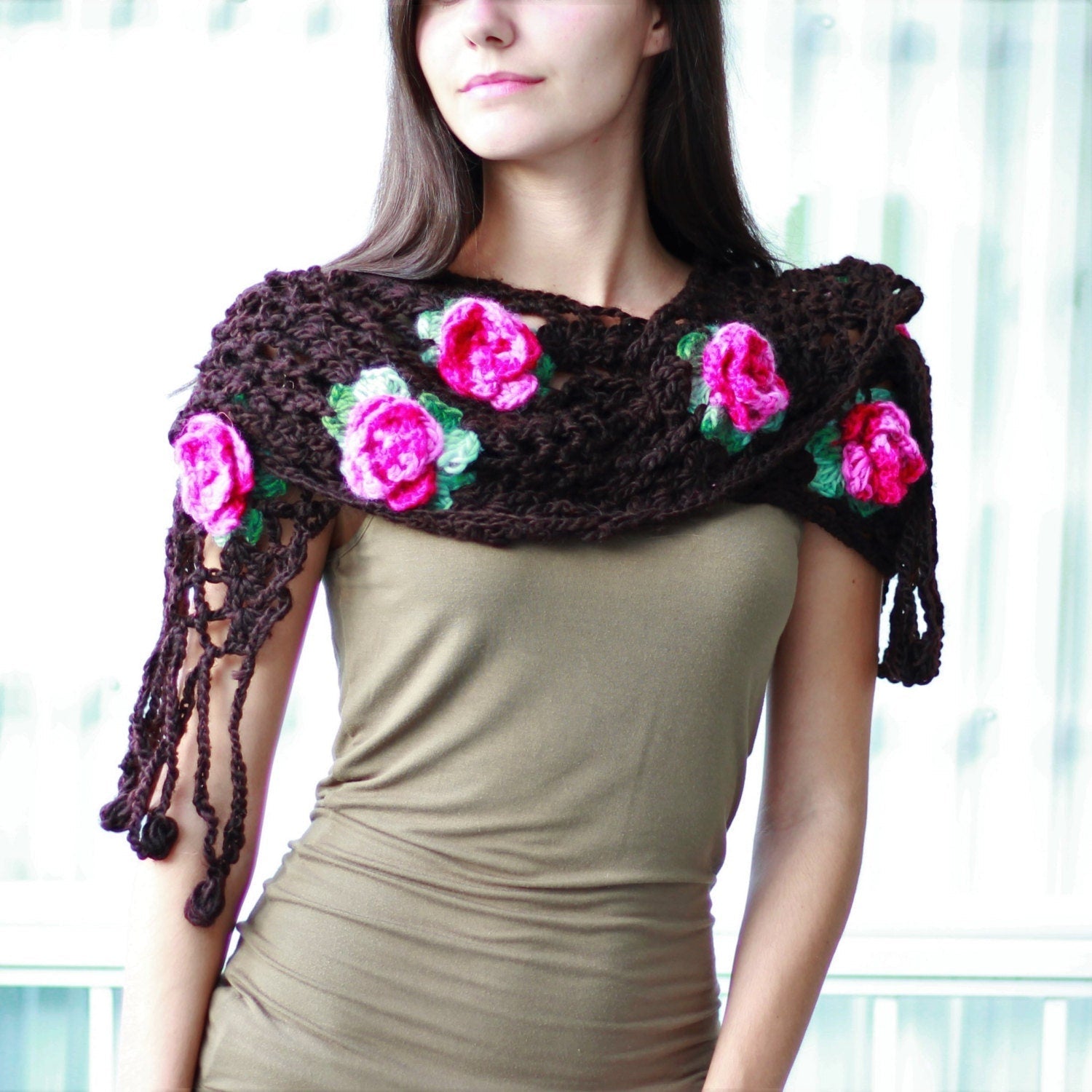 ROSE Lace Shawl Crochet Pattern | Size-Flexible Triangle Wrap | PDF - Hakel Liebe
