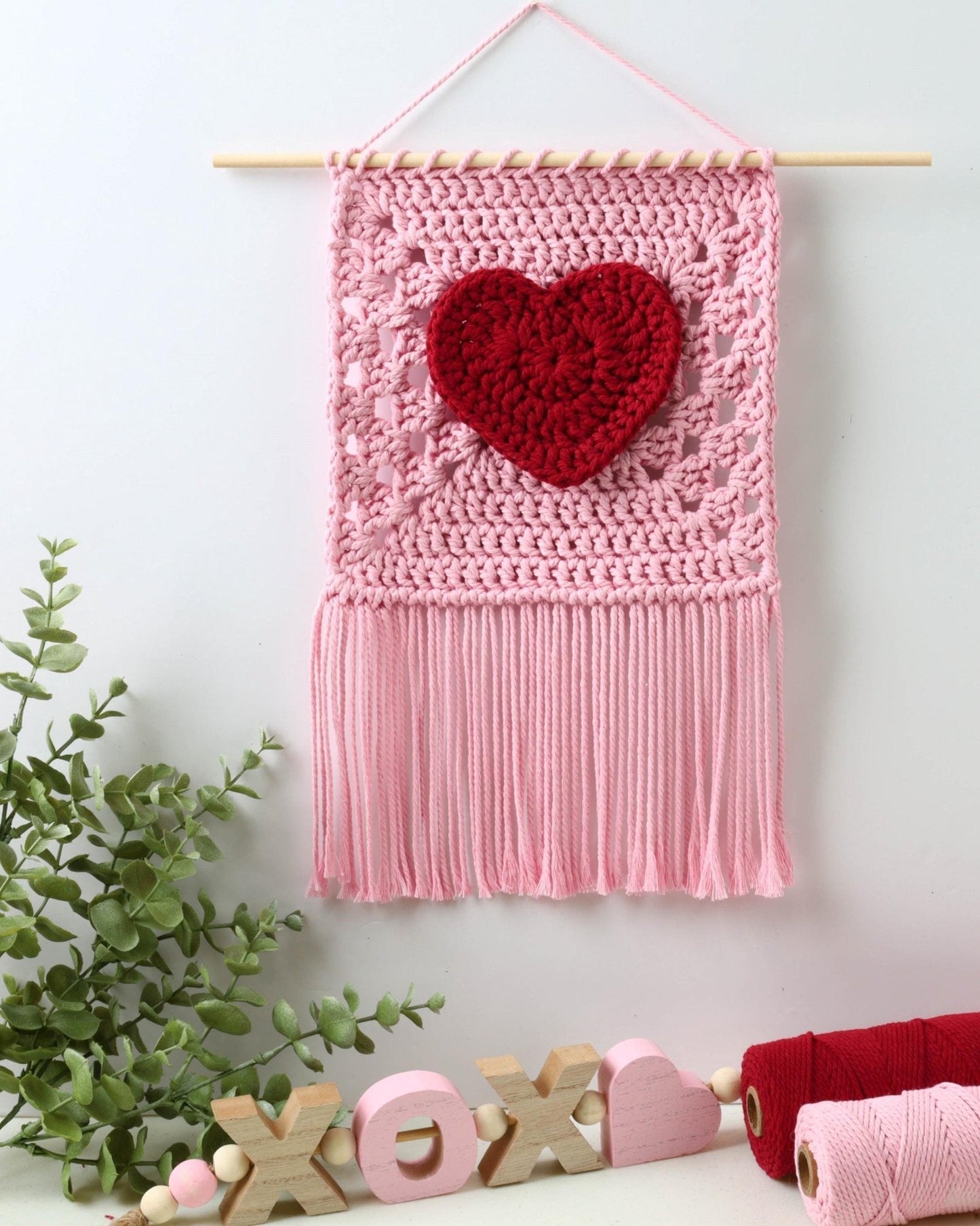 VALENTINA Heart Wall Hanging Crochet Pattern | 30-Minute Decor Project | PDF - Hakel Liebe