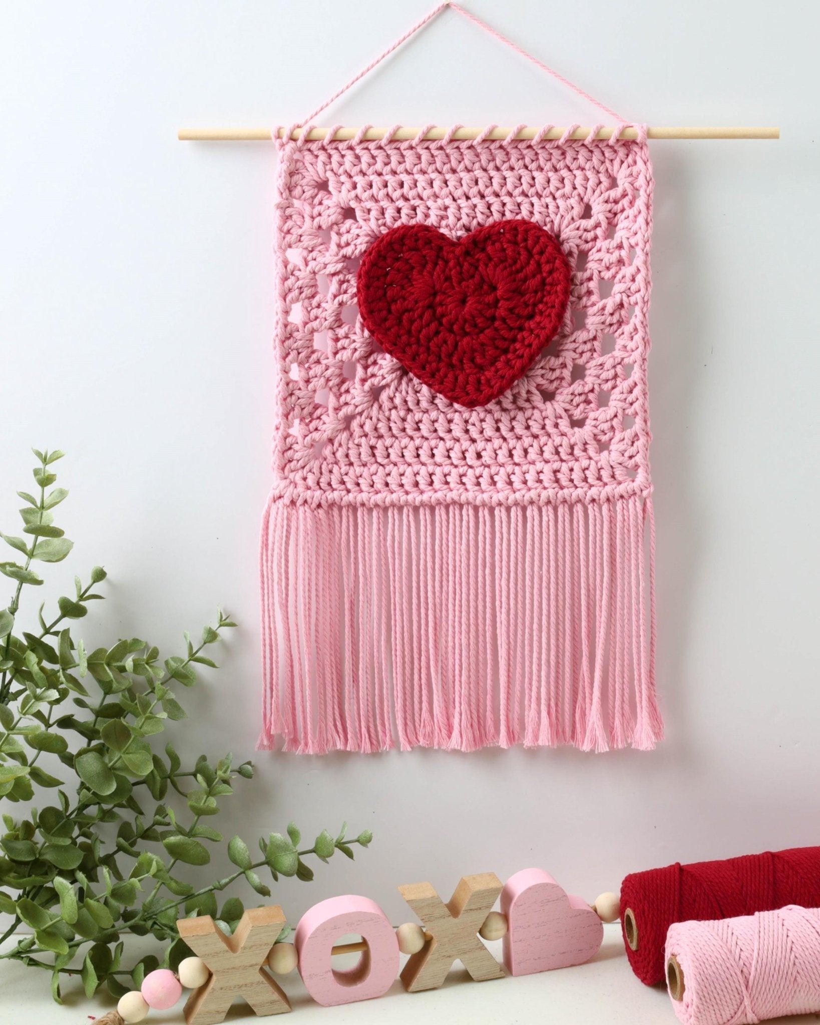 VALENTINA Heart Wall Hanging Crochet Pattern | 30-Minute Decor Project | PDF - Hakel Liebe