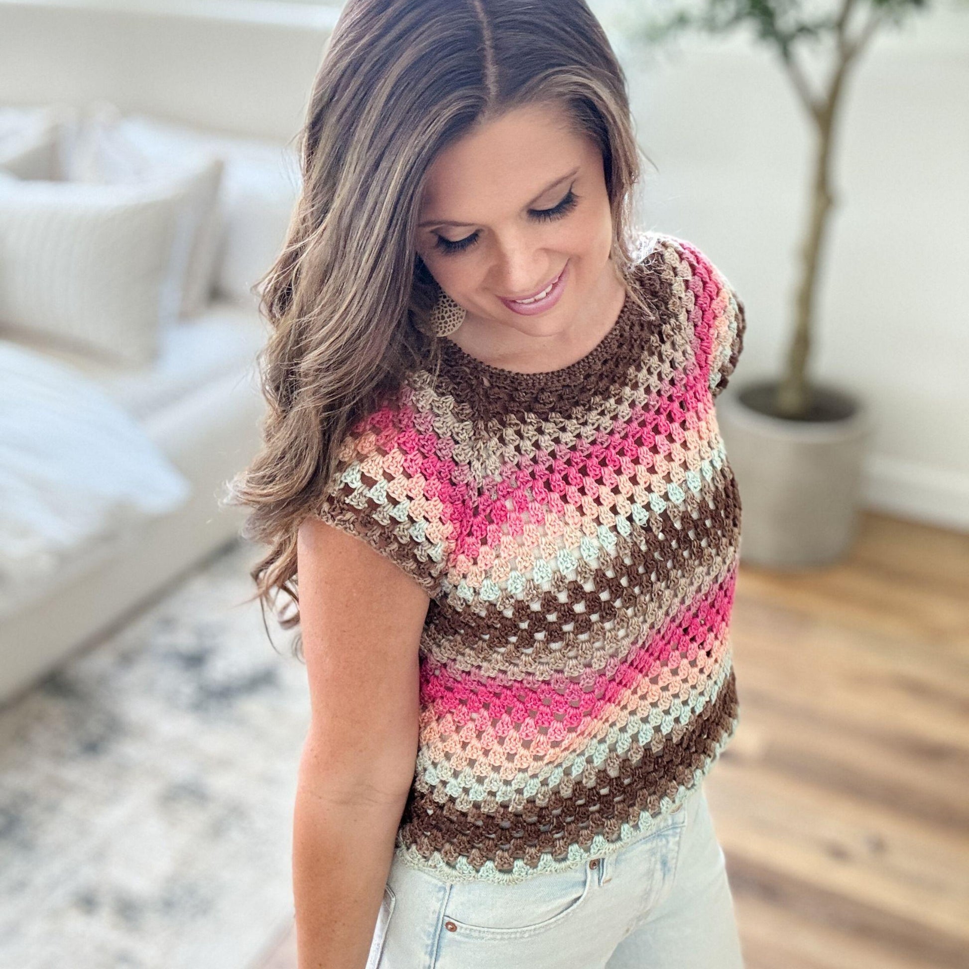 CROCHET PATTERN & VIDEO/ Old Town Tee, Granny Stitch T-Shirt, Top-Down Crochet Pattern, Sizes Xs-5X, Quick crochet project, Women's Crochet