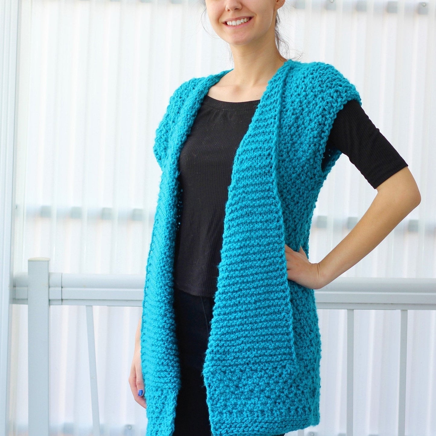 DARIA Vest Knitting Pattern | Family Sizes 7Y–3XL | Seamless PDF - Hakel Liebe