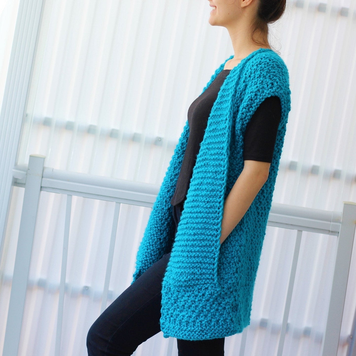 DARIA Vest Knitting Pattern | Family Sizes 7Y–3XL | Seamless PDF - Hakel Liebe
